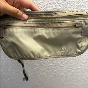 Eagle Creek tan Undercover Money Belt DLX, adjustable waistband New in Package